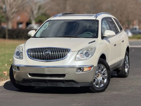 Used 2011 Buick Enclave CXL image 1