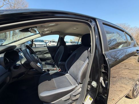 Used 2025 Nissan Versa SV FWD image 24