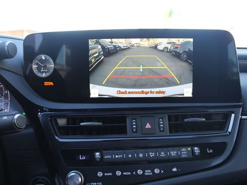 Used 2023 Lexus ES 300h w/ Premium Package FWD image 28