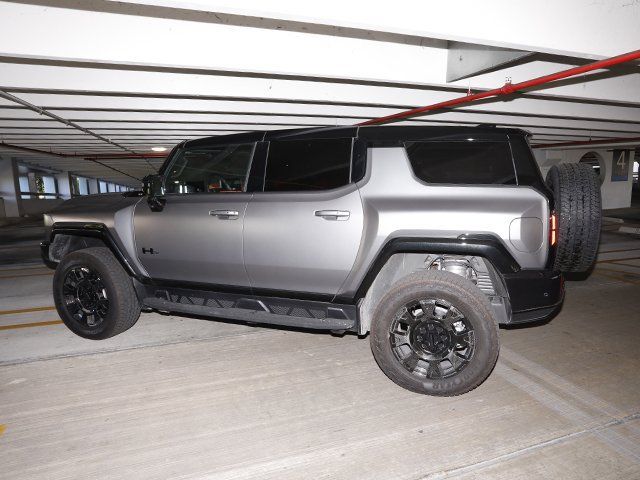 Used 2026 GMC Hummer EV 3X w/ Carbon Fiber Edition Package AWD/4WD image 6
