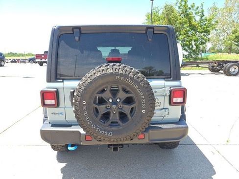 Used 2023 Jeep Wrangler Unlimited w/ Cold Weather Group AWD/4WD image 7
