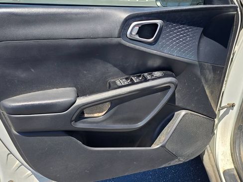 Used 2020 Kia Soul S FWD image 11