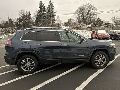 Used 2019 Jeep Cherokee Latitude Plus w/ Trailer Tow Group image 4