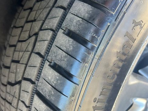 Used 2023 Buick Envision Avenir AWD/4WD image 16