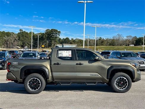 New 2026 Toyota Tacoma TRD Off-Road image 9