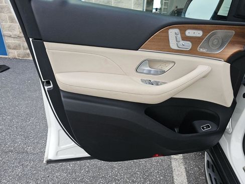 Used 2022 Mercedes-Benz GLS 450 4MATIC image 8