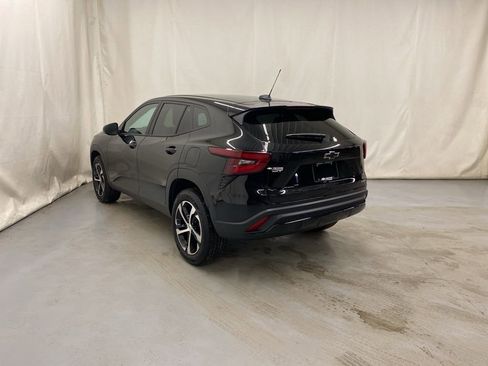 Used 2024 Chevrolet Trax RS w/ Driver Confidence Package image 5