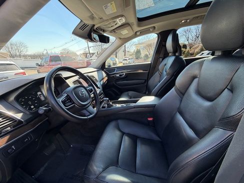 Used 2017 Volvo XC90 T6 Momentum w/ Vision Package AWD/4WD image 9