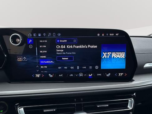 Certified 2025 Chevrolet Traverse LT w/ Driver Confidence Package image 10