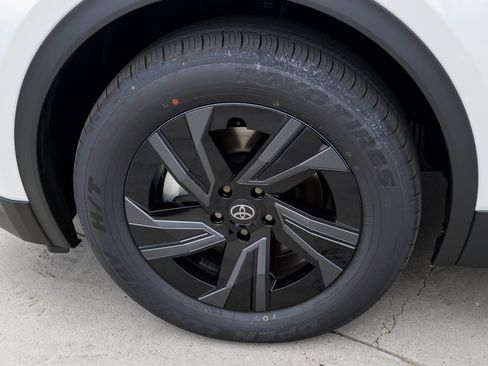 New 2026 Toyota C-HR AWD/4WD image 11