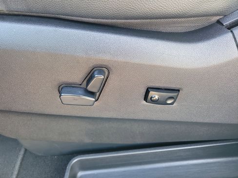 Used 2019 Dodge Grand Caravan SXT image 23