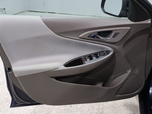 Used 2017 Chevrolet Malibu LT image 13