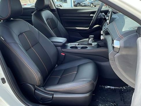 Used 2022 Nissan Altima 2.5 SR image 10