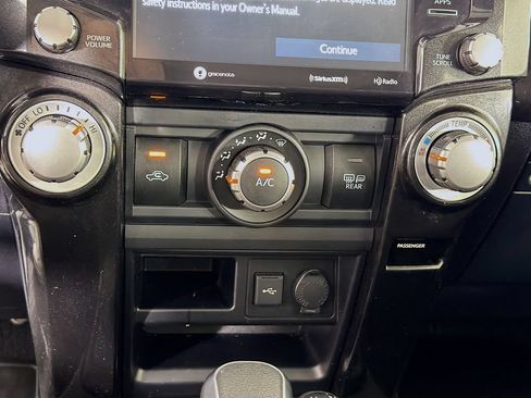 Used 2020 Toyota 4Runner TRD Off-Road Premium w/ Moonroof Package AWD/4WD image 17