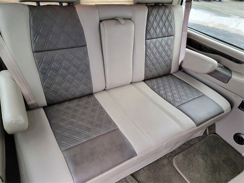Used 2023 Chevrolet Express 2500 image 15