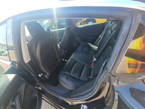 Used 2018 Tesla Model 3 Long Range image 10