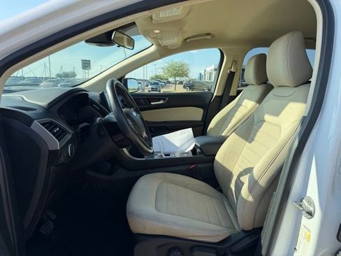 Used 2022 Ford Edge SE image 13