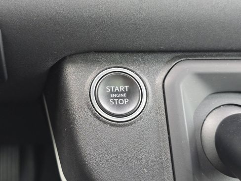 Used 2023 Land Rover Defender 110 X-Dynamic SE image 32