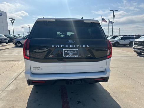 New 2025 Ford Expedition Max Active image 4