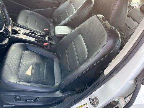 Used 2018 Volkswagen Passat 2.0T S image 5