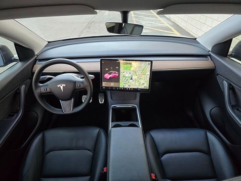 Used 2021 Tesla Model Y Long Range image 2