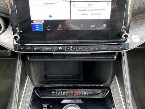 Certified 2024 Jeep Wagoneer Series II w/ Flexible Seating Group AWD/4WD image 19