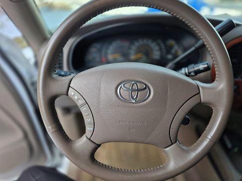 Used 2004 Toyota Tundra Limited w/ Towing Pkg image 25