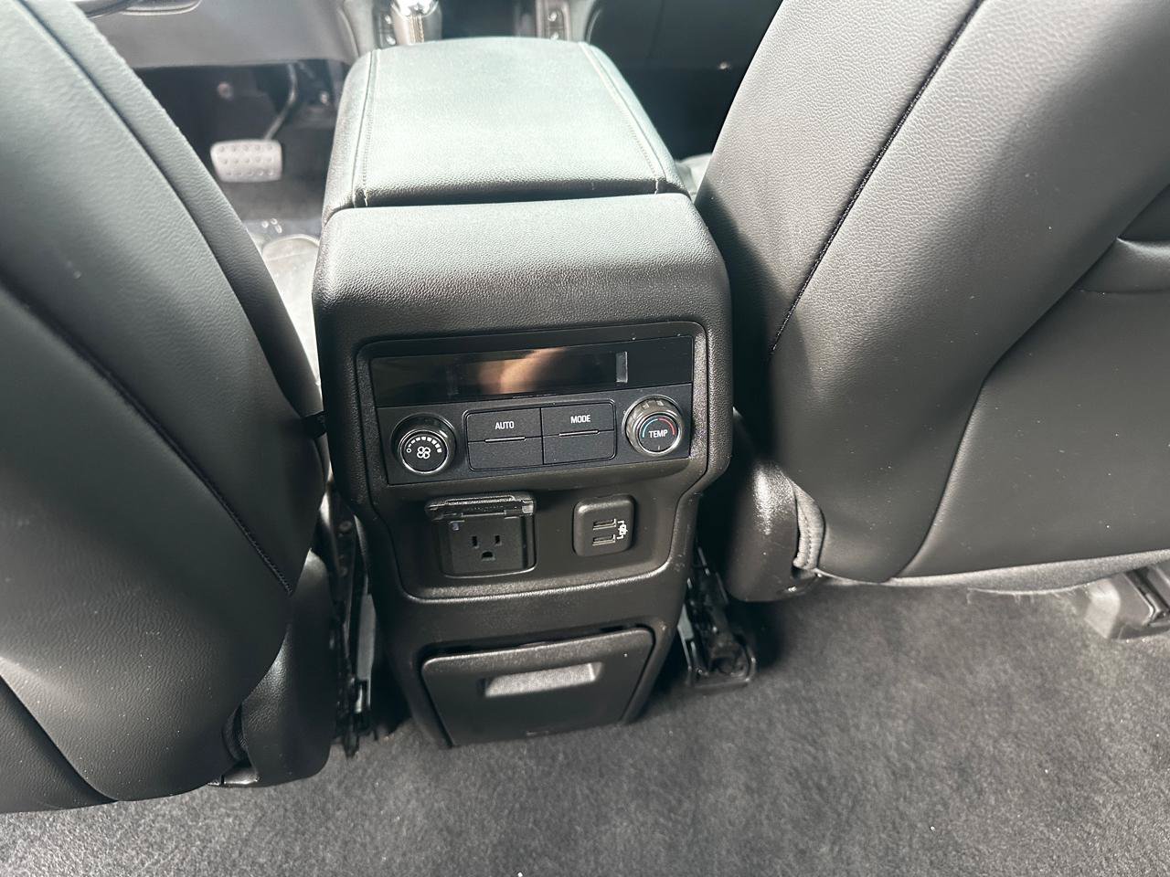 Used 2019 GMC Acadia SLT FWD image 17