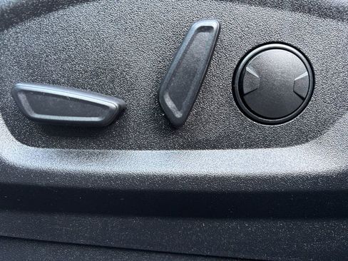 Used 2024 Ford Edge SEL image 13