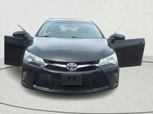 Used 2016 Toyota Camry XSE w/ Moonroof Package FWD image 9
