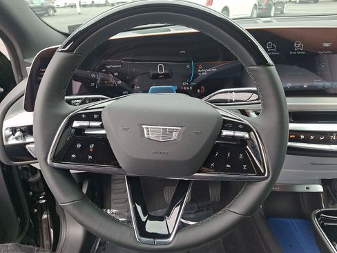New 2026 Cadillac Lyriq Luxury AWD/4WD image 10