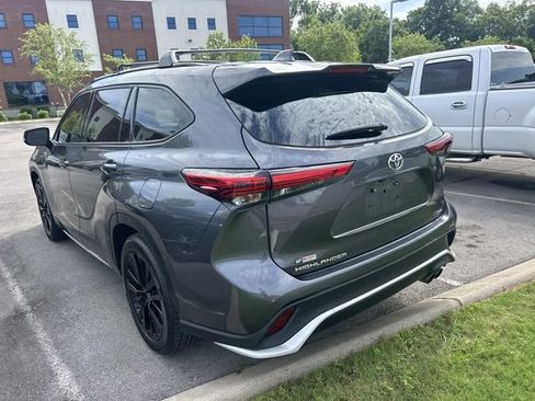 Used 2023 Toyota Highlander XSE FWD image 6