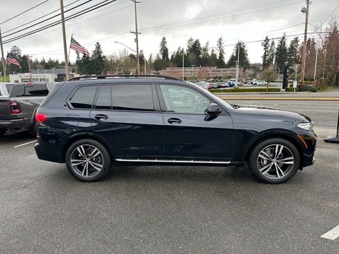 Used 2022 BMW X7 xDrive40i w/ M Sport Package AWD/4WD image 9