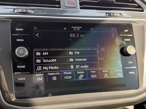 Used 2024 Volkswagen Tiguan SE R-Line image 11