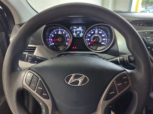 Used 2013 Hyundai Elantra GLS w/ Preferred Pkg FWD image 22