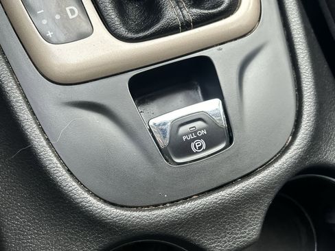 Certified 2017 Jeep Cherokee Latitude w/ Comfort/Convenience Group image 28