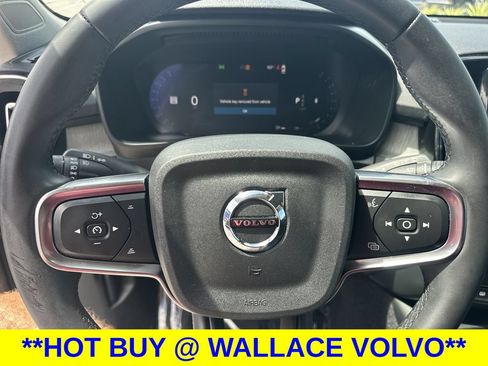 Used 2024 Volvo XC40 B5 Core AWD/4WD image 19