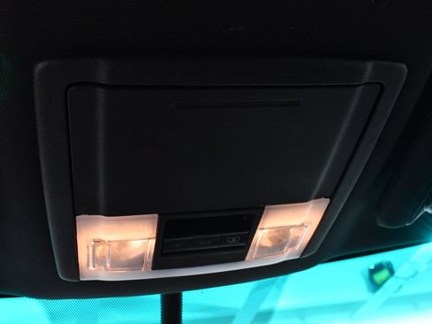Used 2014 Ford Explorer XLT w/ Equipment Group 202A AWD/4WD image 35