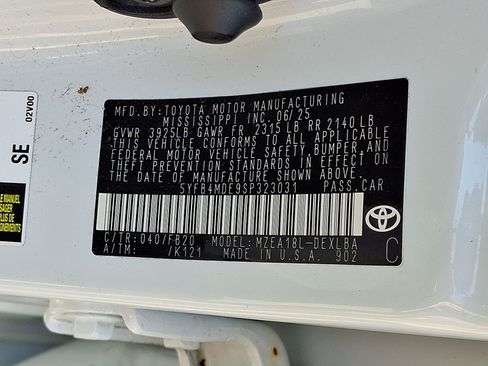 Used 2025 Toyota Corolla LE FWD image 27