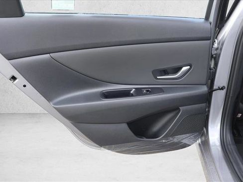 New 2025 Hyundai Elantra SEL image 23