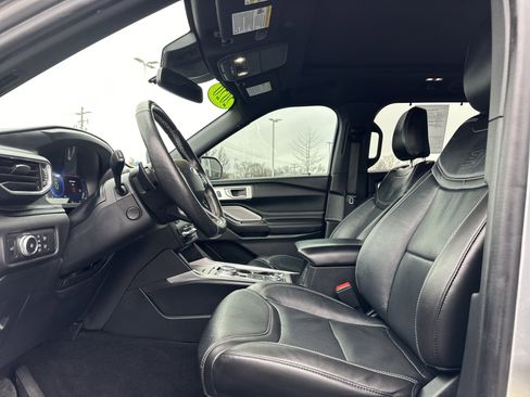 Used 2020 Ford Explorer ST w/ Premium Technology Package image 15