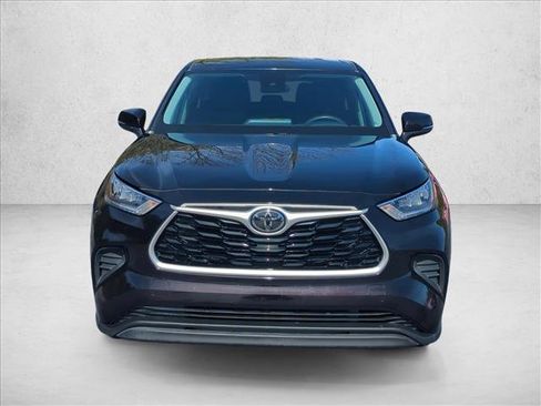 Used 2020 Toyota Highlander L image 2