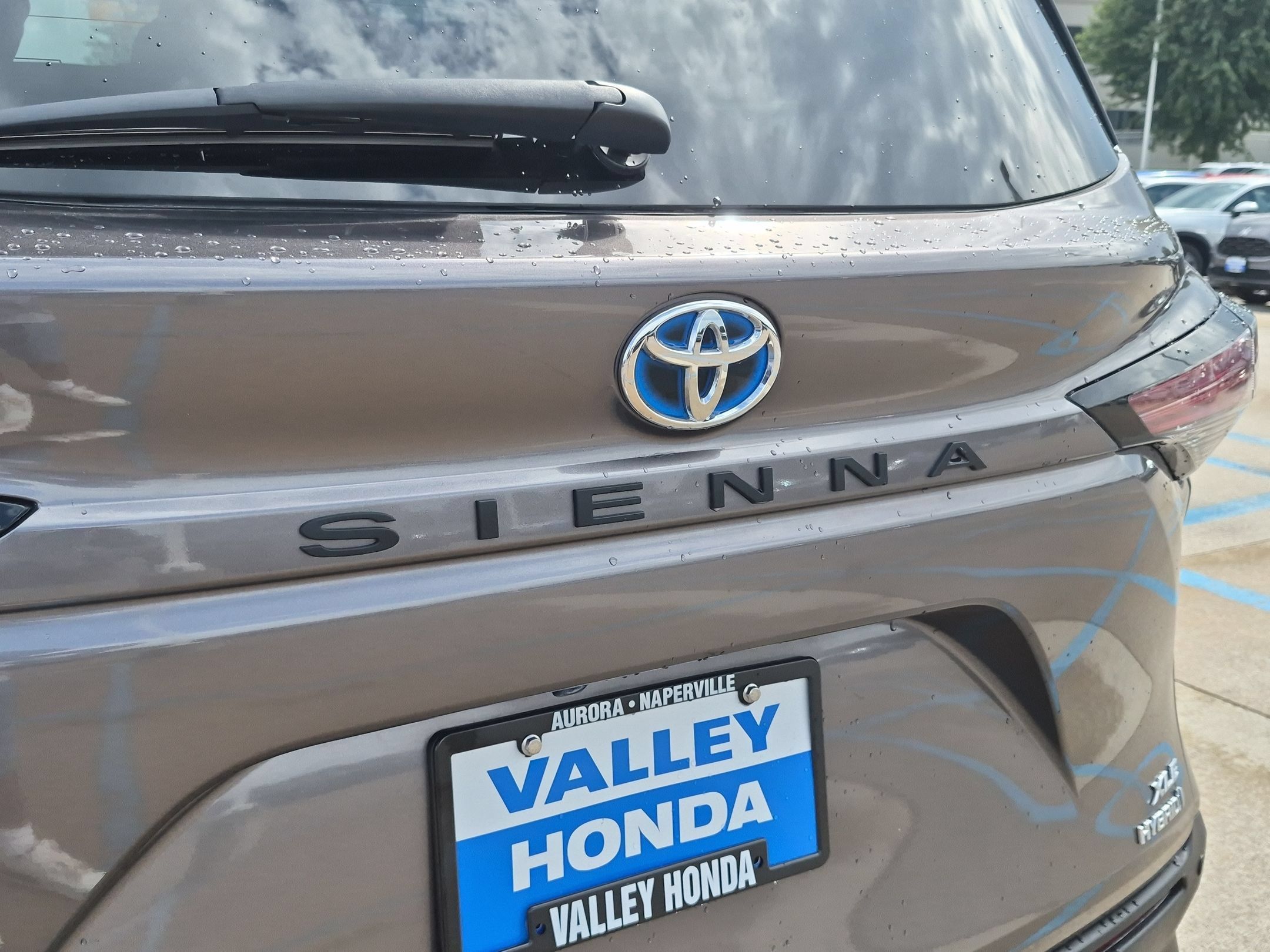 Used 2023 Toyota Sienna XLE AWD/4WD image 29