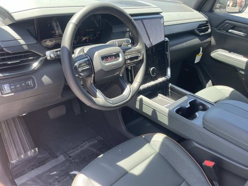 New 2026 GMC Acadia AT4 w/ Luxury Package AWD/4WD image 8