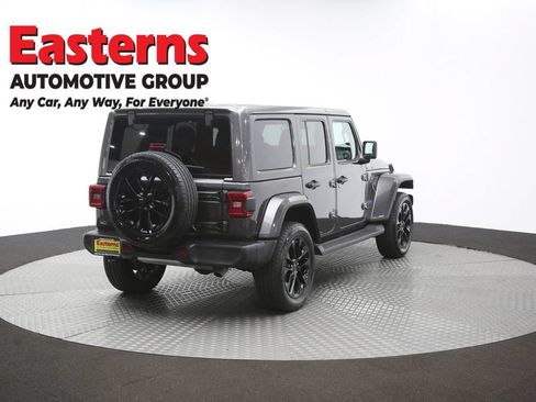 Used 2025 Jeep Wrangler Unlimited Sahara AWD/4WD image 39