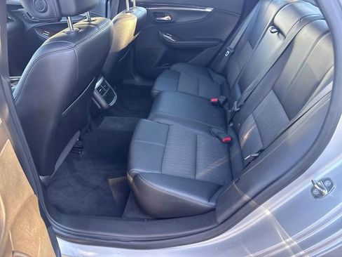 Used 2014 Chevrolet Impala LT w/ Convenience Package image 13