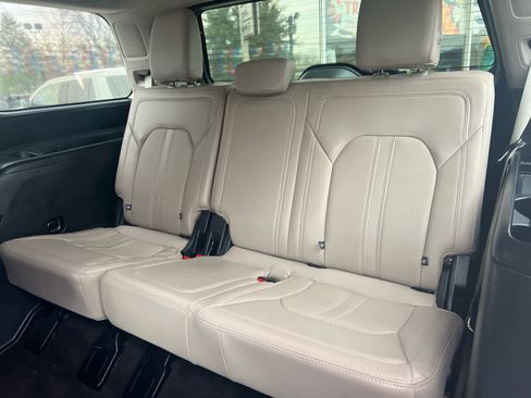 Used 2023 Ford Expedition Limited image 14