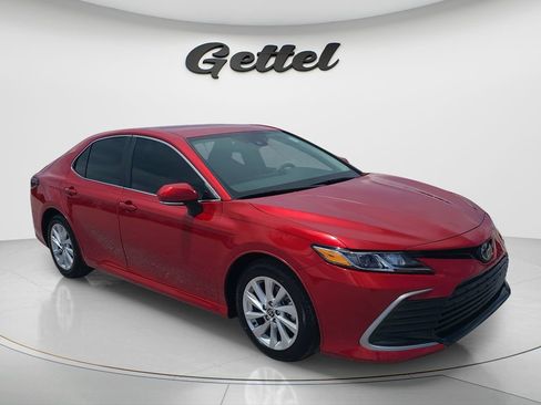 Used 2023 Toyota Camry LE w/ Convenience Package FWD image 3