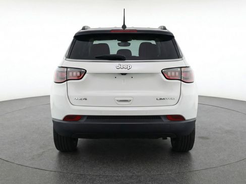 Used 2025 Jeep Compass Limited image 7