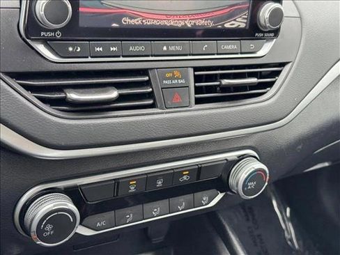 Used 2022 Nissan Altima 2.5 SV image 15